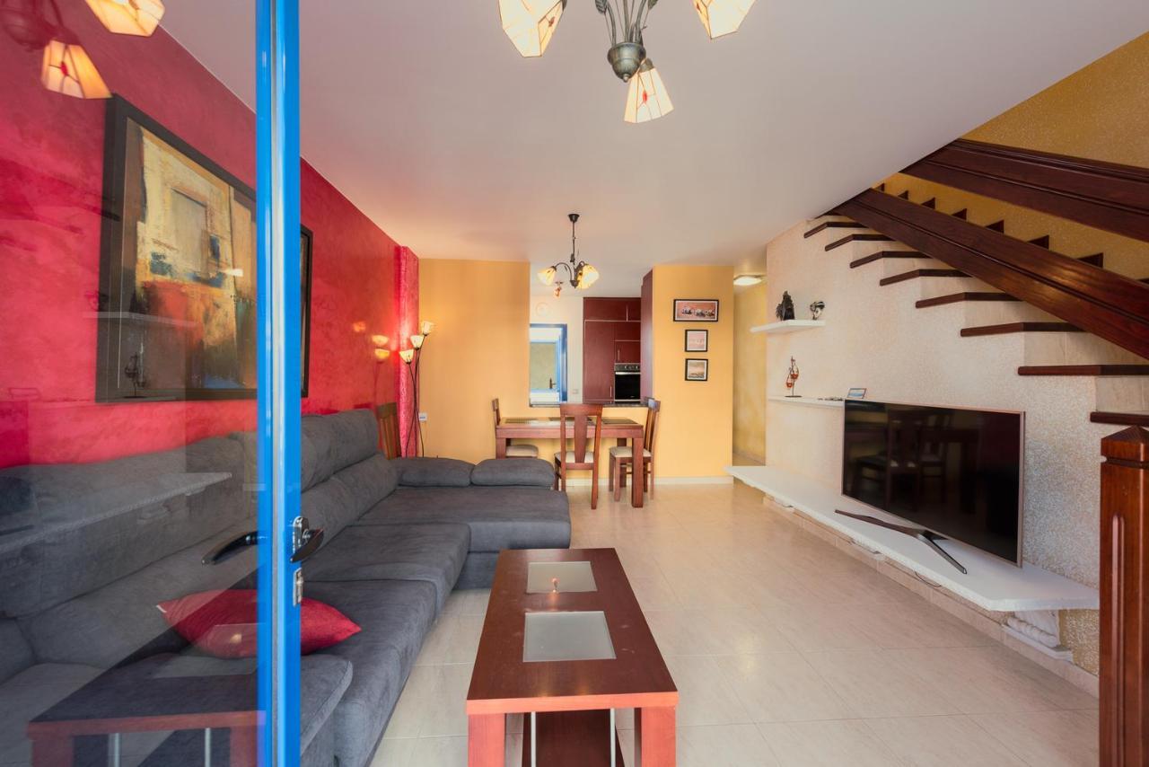 Modern Beach House In カレタ・デ・ファマラ エクステリア 写真